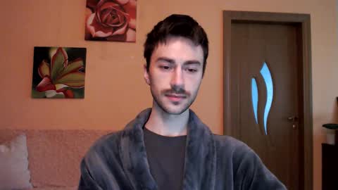 Snapshot of white_sport chatting on 10/01/25, 02:23 Tom online show from 10/01/25, 02:23