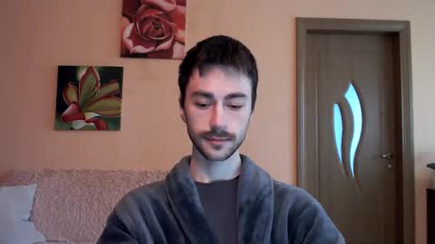 Snapshot of white_sport chatting on 10/04/25, 01:20 Tom online show from 10/04/25, 01:20