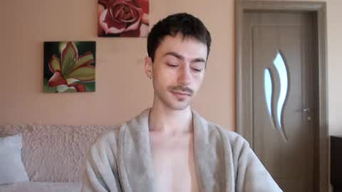 Tom online show from 07/11/26, 01:14