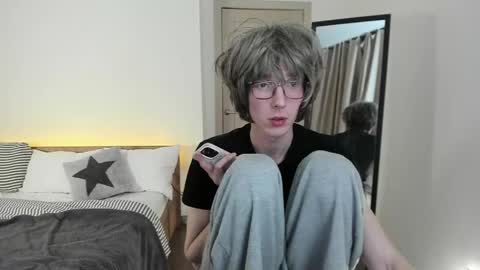 Stefan online show from 04/15/26, 09:48