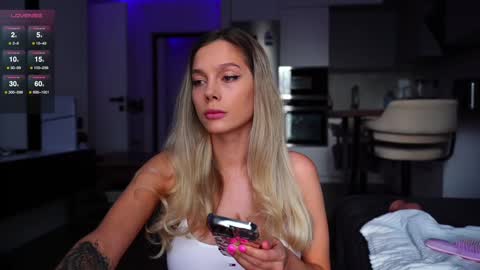 Snapshot of whitebanny chatting on 01/20/25, 07:36 Kate online show from 01/20/25, 07:36