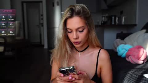 Snapshot of whitebanny chatting on 02/10/25, 09:47 Kate online show from 02/10/25, 09:47