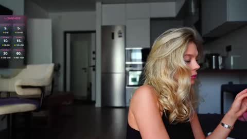 Snapshot of whitebanny chatting on 02/11/25, 09:53 Kate online show from 02/11/25, 09:53