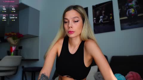 Snapshot of whitebanny chatting on 03/10/25, 09:53 Kate online show from 03/10/25, 09:53