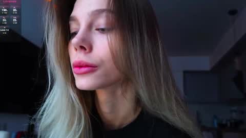 Snapshot of whitebanny chatting on 11/13/25, 08:24 Kate online show from 11/13/25, 08:24