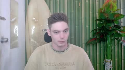 Snapshot of whiteboyinasia chatting on 12/22/25, 08:33 Christian online show from 12/22/25, 08:33