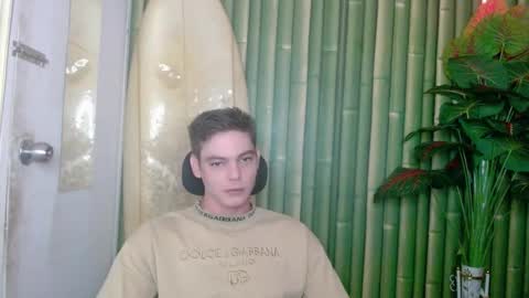 Snapshot of whiteboyinasia chatting on 01/11/26, 01:05 Christian online show from 01/11/26, 01:05