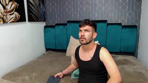 Dylan white online show from 02/11/25, 12:06