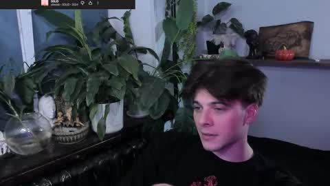 Snapshot of whiteegrimm chatting on 10/28/25, 11:07 Gus online show from 10/28/25, 11:07