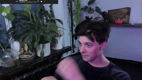 Snapshot of whiteegrimm chatting on 11/09/25, 07:34 Gus online show from 11/09/25, 07:34