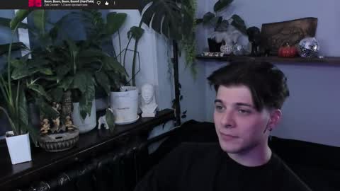 Snapshot of whiteegrimm chatting on 11/28/25, 11:29 Gus online show from 11/28/25, 11:29