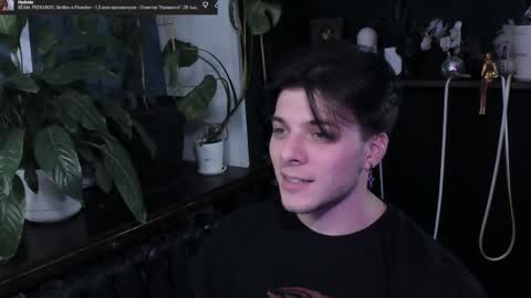 Snapshot of whiteegrimm chatting on 12/14/25, 09:52 Gus online show from 12/14/25, 09:52