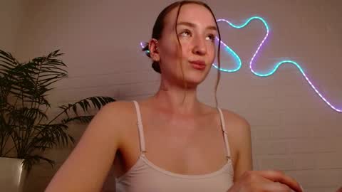 You wont find me here on Saturdays and Sundays  online show from 04/06/26, 01:23