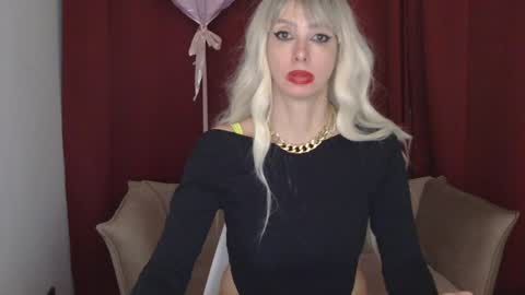 White Queen online show from 02/03/25, 08:35