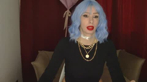 White Queen online show from 02/05/25, 08:11