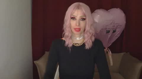 White Queen online show from 02/16/25, 06:43