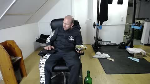 Snapshot of whiterabbit_86 chatting on 12/14/24, 06:09 whiterabbit_86 online show from 12/14/24, 06:09