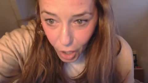 Snapshot of who_is_miss_dior chatting on 01/10/26, 12:51 Miss Dior online show from 01/10/26, 12:51