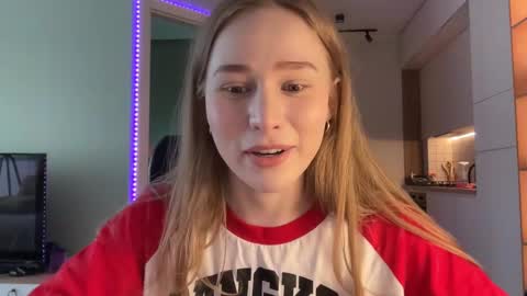 Snapshot of whoisalisa chatting on 12/10/24, 09:44 Alisa online show from 12/10/24, 09:44