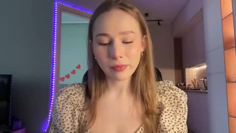 Snapshot of whoisalisa chatting on 12/16/24, 06:53 Alisa online show from 12/16/24, 06:53