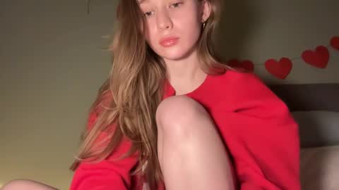 Snapshot of whoisalisa chatting on 12/19/24, 05:50 Alisa online show from 12/19/24, 05:50