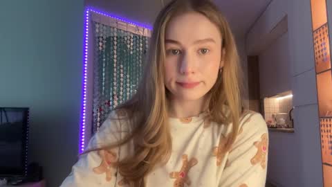 Snapshot of whoisalisa chatting on 12/25/24, 06:31 Alisa online show from 12/25/24, 06:31