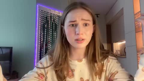 Snapshot of whoisalisa chatting on 12/25/24, 09:34 Alisa online show from 12/25/24, 09:34