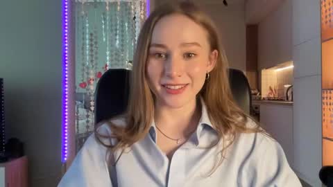 Snapshot of whoisalisa chatting on 12/28/24, 09:31 Alisa online show from 12/28/24, 09:31