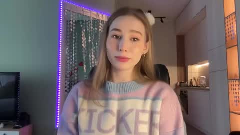 Snapshot of whoisalisa chatting on 12/29/24, 06:35 Alisa online show from 12/29/24, 06:35