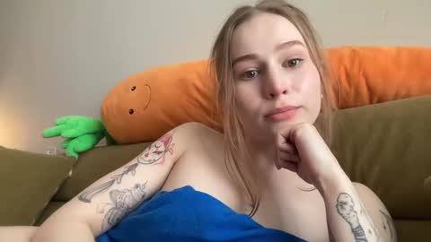 Snapshot of whoisalisa chatting on 01/04/25, 09:43 Alisa online show from 01/04/25, 09:43