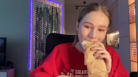 Snapshot of whoisalisa chatting on 01/06/25, 06:47 Alisa online show from 01/06/25, 06:47