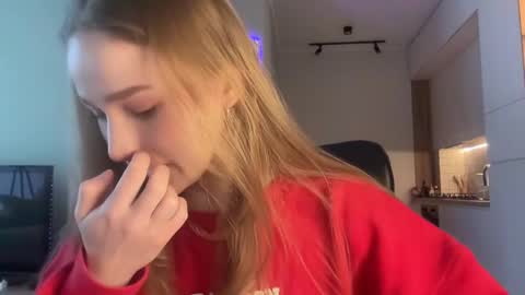 Snapshot of whoisalisa chatting on 01/08/25, 06:20 Alisa online show from 01/08/25, 06:20