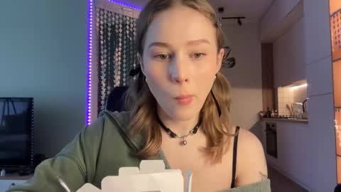 Snapshot of whoisalisa chatting on 01/11/25, 06:56 Alisa online show from 01/11/25, 06:56