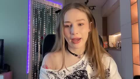 Snapshot of whoisalisa chatting on 01/15/25, 07:05 Alisa online show from 01/15/25, 07:05