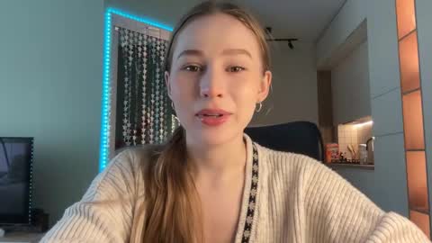 Snapshot of whoisalisa chatting on 01/19/25, 06:42 Alisa online show from 01/19/25, 06:42