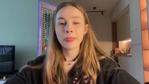 Snapshot of whoisalisa chatting on 01/21/25, 07:04 Alisa online show from 01/21/25, 07:04