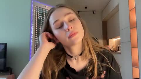 Snapshot of whoisalisa chatting on 01/21/25, 10:08 Alisa online show from 01/21/25, 10:08