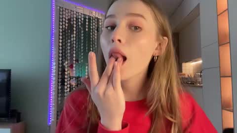 Snapshot of whoisalisa chatting on 01/30/25, 10:19 Alisa online show from 01/30/25, 10:19