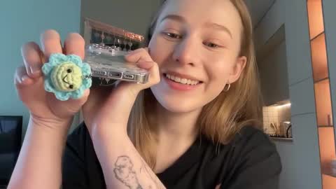 Snapshot of whoisalisa chatting on 02/03/25, 07:29 Alisa online show from 02/03/25, 07:29