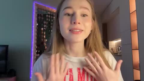 Snapshot of whoisalisa chatting on 02/07/25, 07:07 Alisa online show from 02/07/25, 07:07