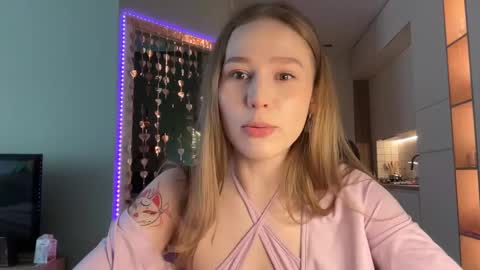 Snapshot of whoisalisa chatting on 02/26/25, 07:09 Alisa online show from 02/26/25, 07:09