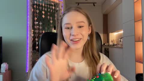 Snapshot of whoisalisa chatting on 02/26/25, 10:15 Alisa online show from 02/26/25, 10:15