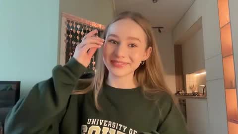 Snapshot of whoisalisa chatting on 02/27/25, 06:40 Alisa online show from 02/27/25, 06:40