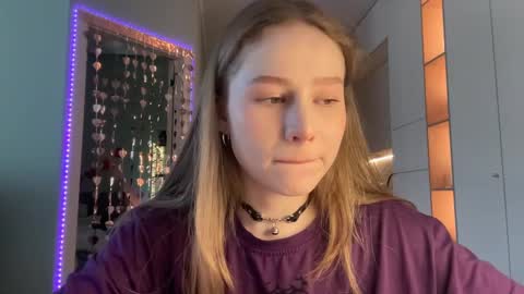 Snapshot of whoisalisa chatting on 03/07/25, 06:35 Alisa online show from 03/07/25, 06:35