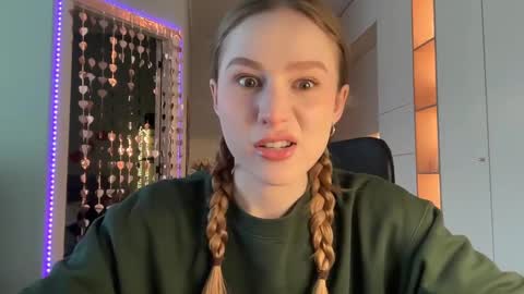 Snapshot of whoisalisa chatting on 03/08/25, 07:05 Alisa online show from 03/08/25, 07:05