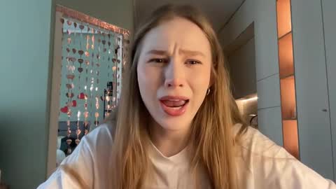 Snapshot of whoisalisa chatting on 03/09/25, 07:12 Alisa online show from 03/09/25, 07:12