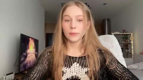 Snapshot of whoisalisa chatting on 09/12/25, 07:41 Alisa online show from 09/12/25, 07:41