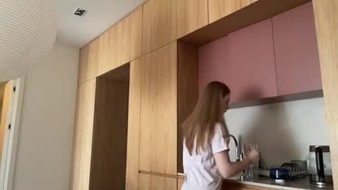 Snapshot of whoisalisa chatting on 09/17/25, 07:32 Alisa online show from 09/17/25, 07:32