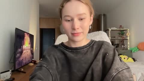 Snapshot of whoisalisa chatting on 09/18/25, 07:21 Alisa online show from 09/18/25, 07:21