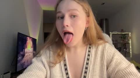 Snapshot of whoisalisa chatting on 09/29/25, 07:24 Alisa online show from 09/29/25, 07:24